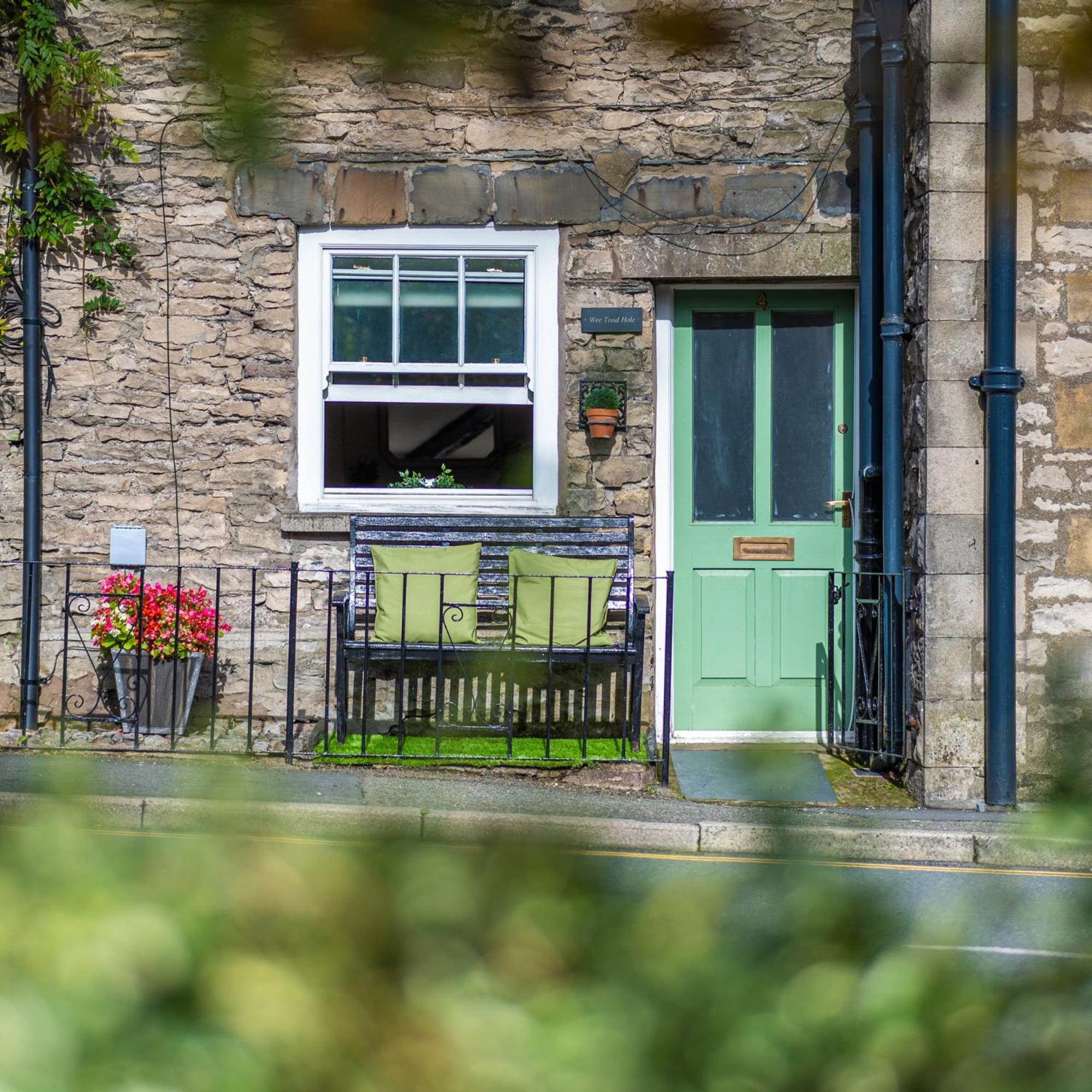 Wee Toad Hole Heart Of Kendal - Cottage Sleeps 4-6 - Dogs Welcome Luaran gambar